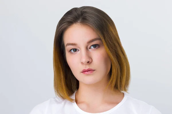 Bastante Seria Chica Adolescente Camiseta Poses Blanco Estudio —  Fotos de Stock