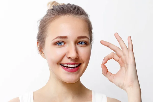 Pretty Young Girl Make Shows Gesture Studio Close Portrait — Stock Photo, Image