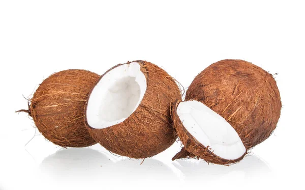 Noci Cocco Isolate Sullo Sfondo Bianco — Foto Stock