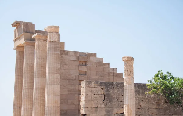Colunas Sobre Stoa Hellenistic Acropolis Lindos Rhodes Greece Céu Azul Fotografia De Stock