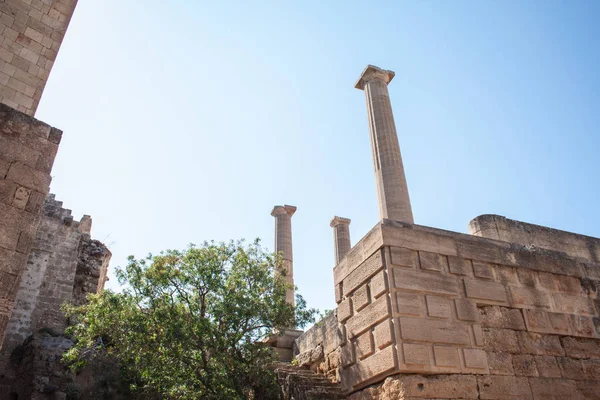 Colunas Sobre Stoa Hellenistic Acropolis Lindos Rhodes Greece Céu Azul Fotografias De Stock Royalty-Free
