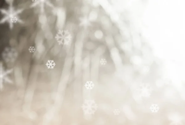 クリスマスの背景と立ち下がり雪の結晶 — ストック写真