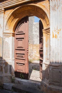 Rodos şehir, Yunan evine eski açık kapı