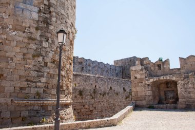 Rodos Yunanistan Akdeniz adasında Kastello olarak da bilinen Rodos Şövalyeleri Büyük Usta ortaçağ Sarayı