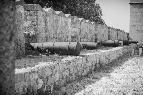 Rhodos Grécia Palácio Grão Mestre Dos Cavaleiros Rodes Velhos Canhões — Fotografia de Stock