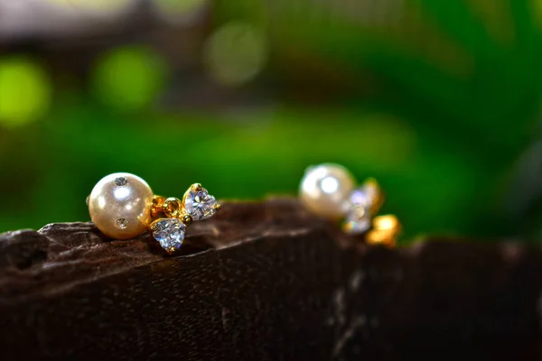 Πολύχρωμο Περλέ Κοσμήματα Σκουλαρίκια Σπάνια Ακριβά — Φωτογραφία Αρχείου