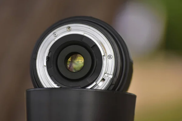 Camera lens that is very popular The image is clear and beautiful. Is an important device in photography