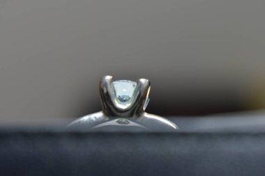 Elmas alyans lüks ve pahalı güzel ve temiz gerçek bir elmas mı