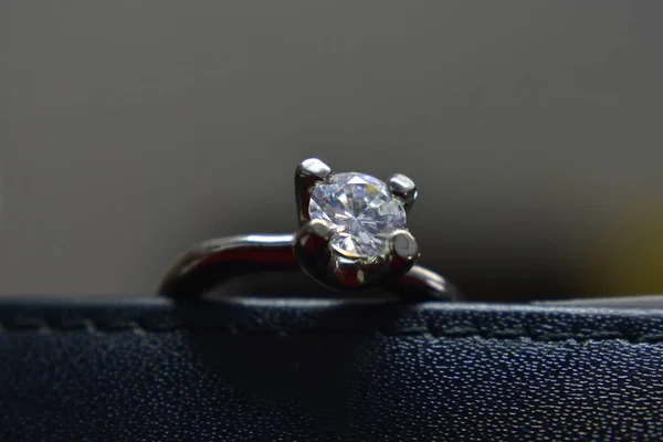 Anel Casamento Diamante Luxuoso Caro Diamante Genuíno Que Bonito Limpo — Fotografia de Stock