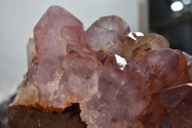 Ametist kuvars Orijinal, doğal, güzel ve zor bulmak değerli bir öğedir