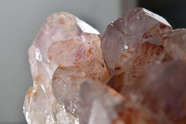 Ametist kuvars Orijinal, doğal, güzel ve zor bulmak değerli bir öğedir