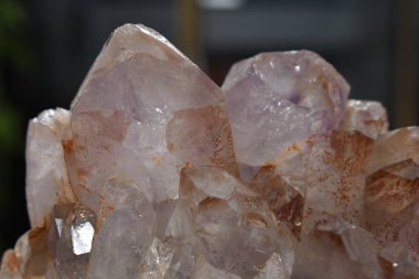 Ametist kuvars Orijinal, doğal, güzel ve zor bulmak değerli bir öğedir