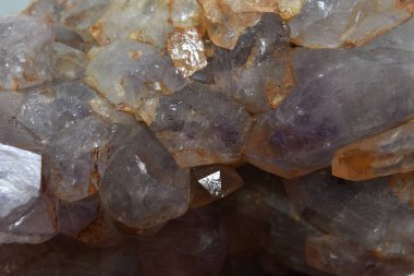 Ametist kuvars Orijinal, doğal, güzel ve zor bulmak değerli bir öğedir
