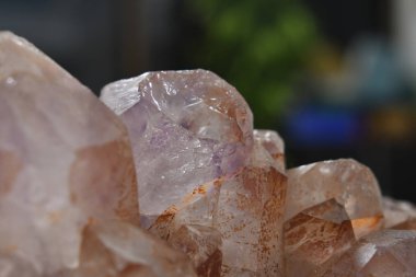 Ametist kuvars Orijinal, doğal, güzel ve zor bulmak değerli bir öğedir