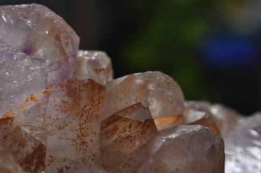 Ametist kuvars Orijinal, doğal, güzel ve zor bulmak değerli bir öğedir