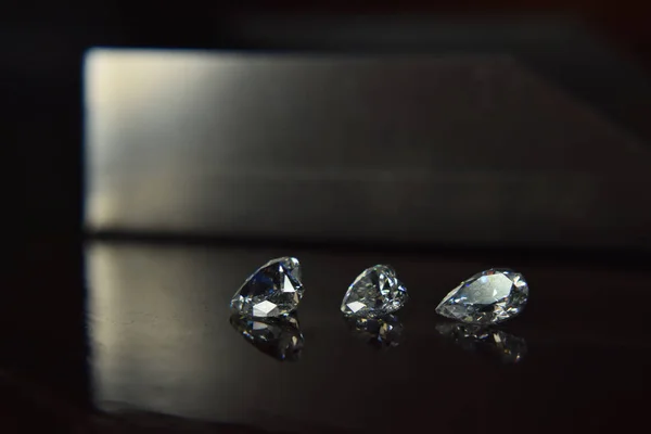 아름답고 반짝이며 깨끗하고 호화로 아름다운 다이아몬드 — 스톡 사진