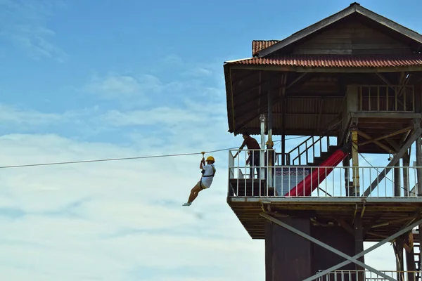 Die Dschungel Zip Line Aktivität Ist Eine Herausfordernde Und Spannende — Stockfoto