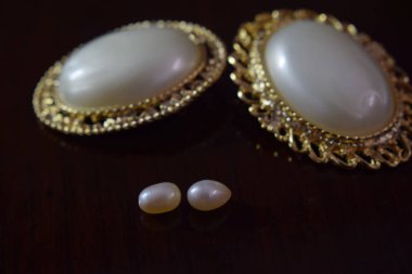  Gerçek inci kabukları gelen doğal bir inci, güzel ve yuvarlak renk, güzel ve pahalı takı yapmak için kullanılabilir
