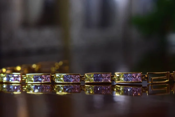 Gold Bracelet Decorated Genuine Gemstones Expensive Rare Those Who Jewelry — Stock Photo, Image