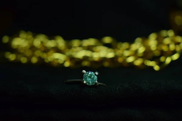 Emerald Ringè Gioiello Prezioso Costoso Raro Progettato Signore Buon Gusto — Foto Stock