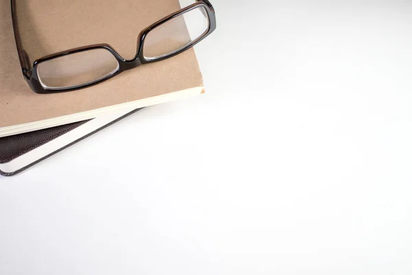 Položte Notebook Brýle Bílý Stůl — Stock fotografie