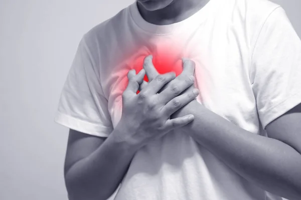 Bărbat Care Poartă Cămașă Albă Dureri Inimă — Fotografie, imagine de stoc