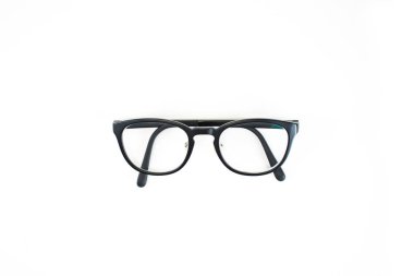 Genç beyaz arka plan modern gözlük. Izole.