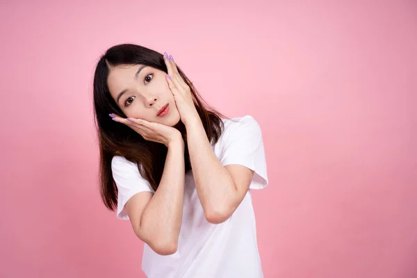 Beautiful Asian Woman Smiling She Touches Her Cheek Pink Background — Stock Photo, Image