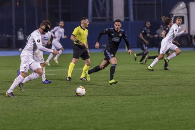 Zagreb, Hırvatistan - 21 Şubat 2019: Uefa Avrupa Ligi 2018 / 2019, Gnk Dinamo vs. Viktoria Plzen. Oyuncular iş başında 