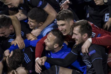 Zagreb, Hırvatistan - 21 Şubat 2019: Uefa Avrupa Ligi 2018 / 2019, Gnk Dinamo vs. Viktoria Plzen. Dinamo oyuncuları zaferi kutluyor