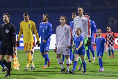 Zagreb, Hırvatistan - 21 Mart 2019: Uefa Euro 2020 Ön eleme turu. Hırvatistan Azerbaycan 'a karşı. Luka Modriç (10) oyun alanına giriyor