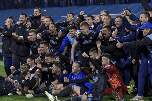 Zagreb, Hırvatistan - 21 Şubat 2019: Uefa Avrupa Ligi 2018 / 2019, Gnk Dinamo vs. Viktoria Plzen. Dinamo oyuncuları zaferi kutluyor