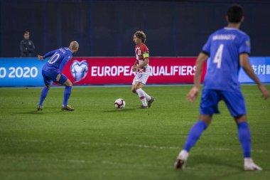 Zagreb, Hırvatistan - 21 Mart 2019: Uefa Euro 2020 Ön eleme turu. Hırvatistan Azerbaycan 'a karşı. Luka Modriç (10))