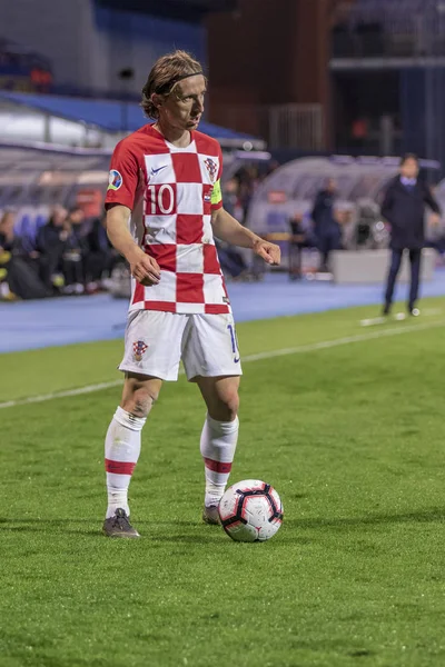 Zagreb, Hırvatistan - 21 Mart 2019: Uefa Euro 2020 Ön eleme turu. Hırvatistan Azerbaycan 'a karşı. Luka Modriç (10))