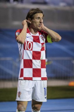 Zagreb, Hırvatistan - 21 Mart 2019: Uefa Euro 2020 Ön eleme turu. Hırvatistan Azerbaycan 'a karşı. Luka Modriç (10))