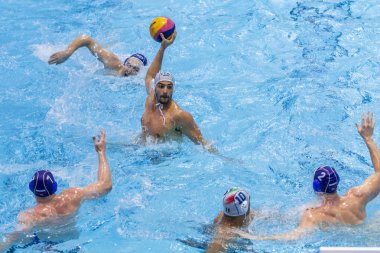 Zagreb, Hırvatistan - Nisan 05, 2019: Fina Water Polo Dünya Ligi 2019. İtalya Rusya 'ya karşı. Eylemde Velotto Alessandro (6)
