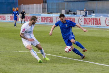 Zagreb, Hırvatistan - Nisan 04, 2018: Gnk Dinamo ile Hnk Rijeka arasındaki Hırvatistan Birinci Futbol Ligi maçı. Oyuncular iş başında