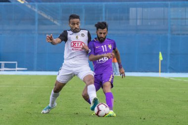 Zagreb, Hırvatistan - 31 Temmuz 2018: Arap Kulüp Şampiyonlar Kupası, Al Ain - Es Setif. Eylemde Bandar Al-Ahbabi (11) ve Hamza Ait Ouamar (8))