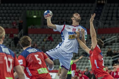 Zagreb, Hırvatistan - 18 Ocak 2018: Avrupa Erkekler Hentbol Şampiyonası, Ehf Euro 2018 ana turu Sırbistan - Norveç maçı 27: 32. Eylemde Petar Nenadiç (13)