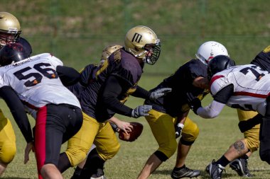 Zagreb, Hırvatistan - 07 Ekim 2018: Hırvat futbol ligi, Zagreb Patriots ve Saraybosna Spartalılar arasındaki ilk tur maç (30: 6). Futbolcular iş başında