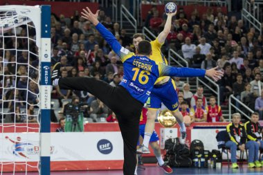Zagreb, Hırvatistan - 28 Ocak 2018: Avrupa Erkekler Hentbol Şampiyonası, Ehf Euro 2018 ana turu İspanya - İsveç 29: 23. Eylemde Niclas Ekberg (10) ve Arpad Sterbik Capar (16))