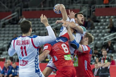 Zagreb, Hırvatistan - 18 Ocak 2018: Avrupa Erkekler Hentbol Şampiyonası, Ehf Euro 2018 ana turu Sırbistan - Norveç maçı 27: 32. Eylemde Petar Nenadiç (13)