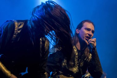 Zagreb, Hırvatistan - 05 Mart 2018: Rus Symphonic Metal grubu Imperial Age sahnede. Tenor şarkıcısı Alexander Aor Osipov