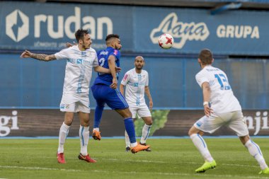 Zagreb, Hırvatistan - Nisan 04, 2018: Gnk Dinamo ile Hnk Rijeka arasındaki Hırvatistan Birinci Futbol Ligi maçı. Eylem halinde  
