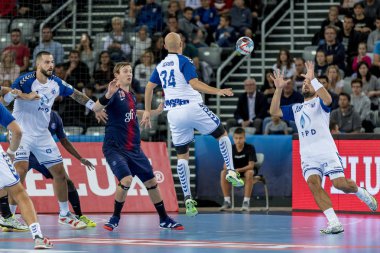 Zagreb, Hırvatistan - 29 Eylül 2018: Ehf man 's Championship League. PD Zagreb, Paris Saint-Germain 'e karşı. Eylemde Qerimi Arber (34) ve Horvat Zlatko (18))