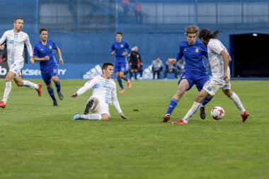 Zagreb, Hırvatistan - Nisan 04, 2018: Gnk Dinamo ile Hnk Rijeka arasındaki Hırvatistan Birinci Futbol Ligi maçı. Eylem halinde  