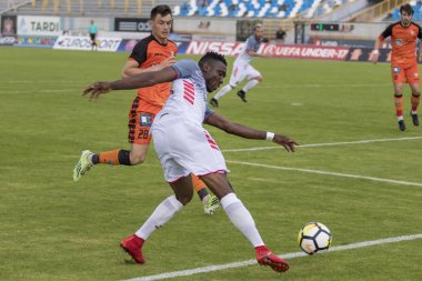 Velika Gorica, Hırvatistan - 13 Mayıs 2018: Gnk Gorica ile Hnk Sibenik arasında oynanan Hırvatistan İkinci Futbol Ligi maçı. Eylem Iyayi İnan Atiemwen (28)