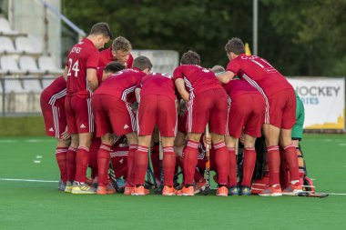 Zagreb, Hırvatistan - 28 Haziran 2018: Hırvatistan 2018 'de Hokey Serisi açıldı. İsviçre ve Galler arasında maç (1-7). Sahada hokey oyuncuları