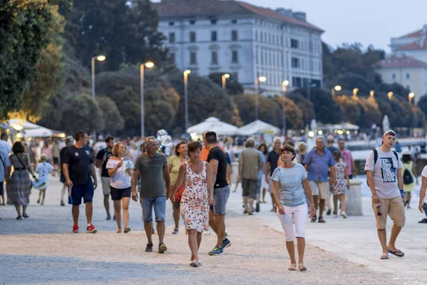 Zadar Croácia Julho 2018 Caminhada Zadar Cheia Turistas — Fotografia de Stock