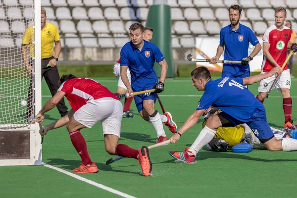 Zagreb, Hırvatistan - 30 Haziran 2018: Hırvatistan 'da Hokey Serisi açıldı. Avusturya ile Slovakya arasında maç (15-1). Saha Hokeyi oyuncuları iş başında